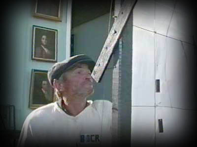 снятие Бликов с портрета Императрицы непредвзятым бомжом Александром